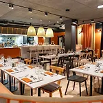 Готель Adagio Access Centre Cathedrale 3*