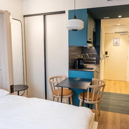 Adagio Access Centre Cathedrale Отель Руан