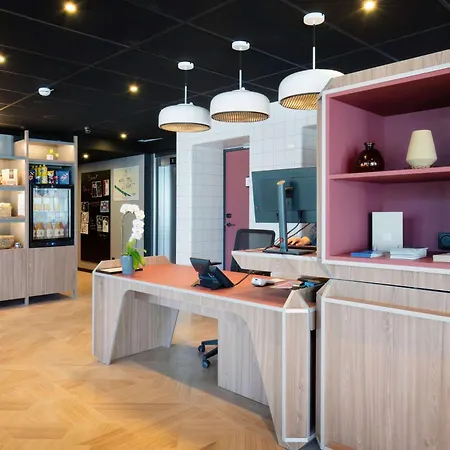 Adagio Access Centre Cathedrale 3* Руан