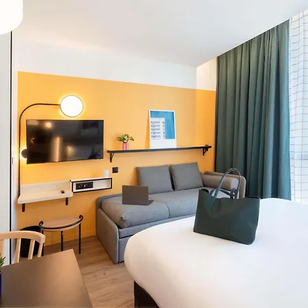 Adagio Access Centre Cathedrale Отель Руан