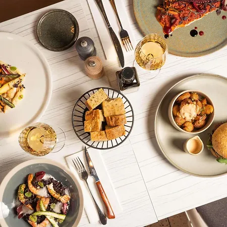 Adagio Access Centre Cathédrale Hotel 3*