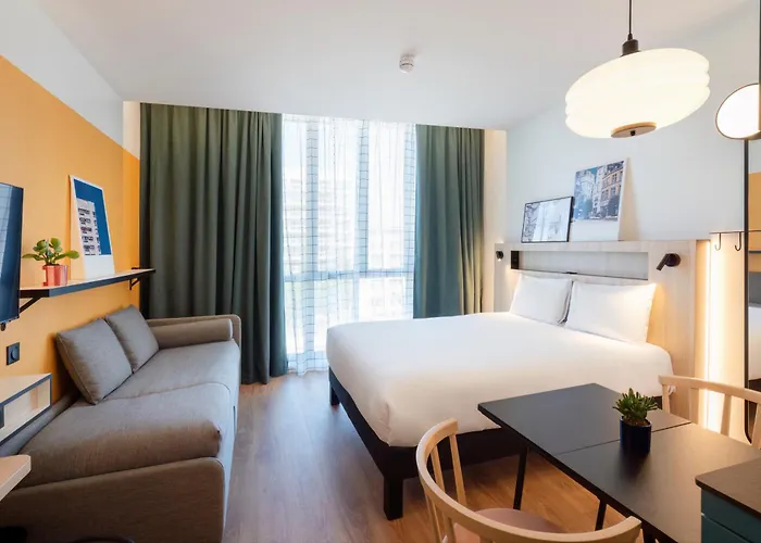 Adagio Access Centre Cathedrale Hotel