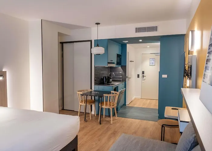 Hotel Adagio Access Centre Cathédrale 3*