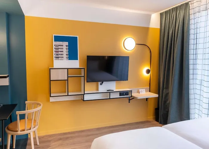 Hotel Adagio Access Centre Cathédrale 3*